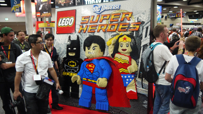 Illustration for article titled The Giant LEGO Creations of Comic-Con
